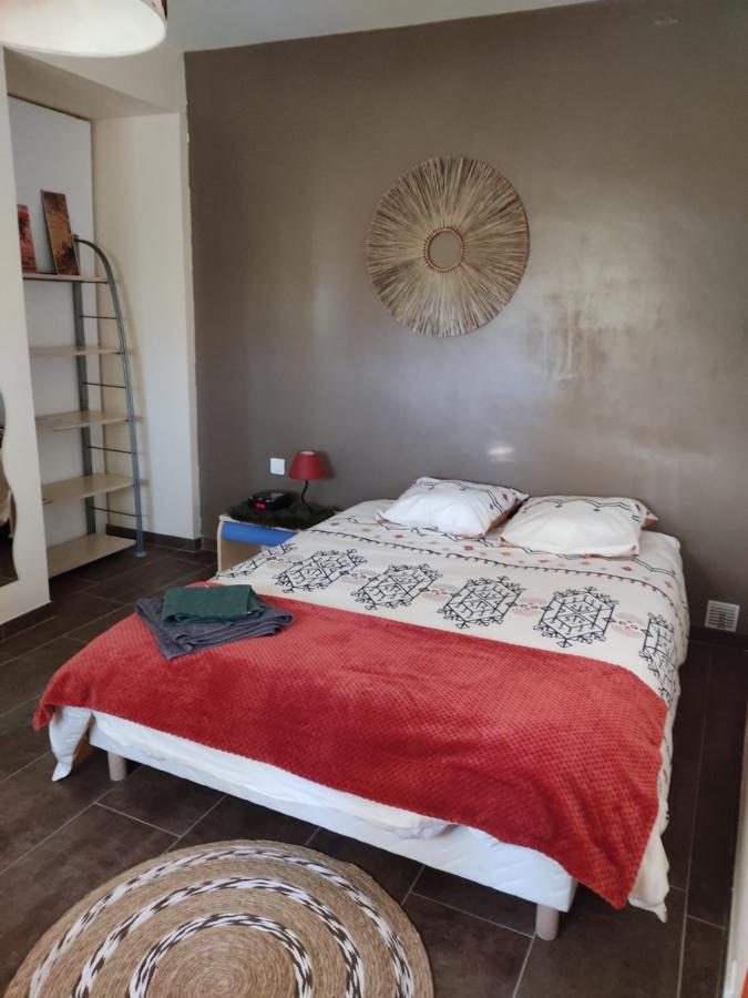 Chambre Privee Avec Parking Нім Екстер'єр фото
