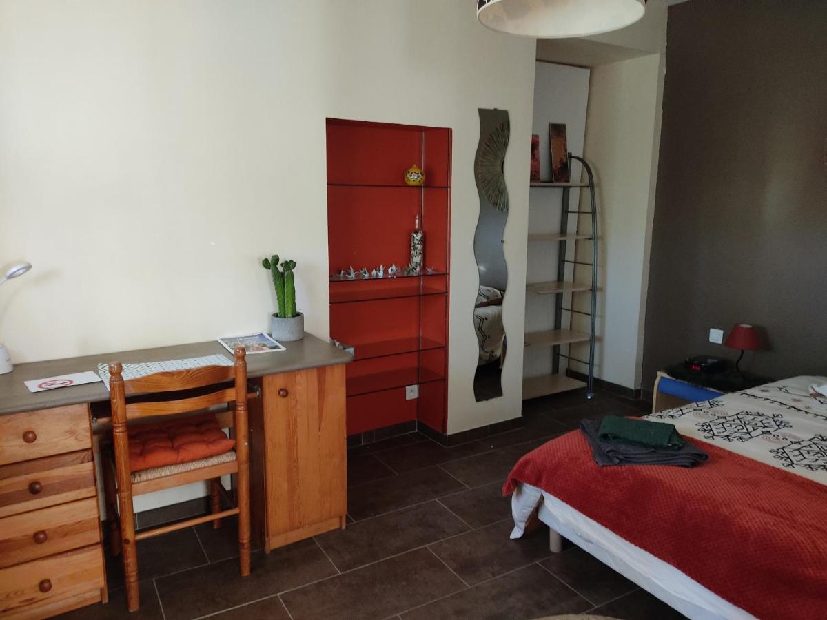 Chambre Privee Avec Parking Нім Екстер'єр фото